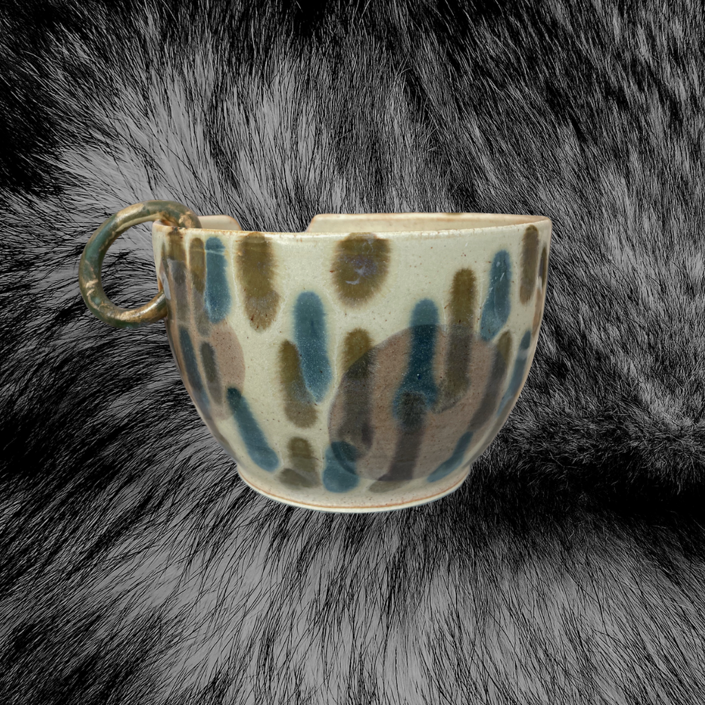 yarn bowl with pierced loop