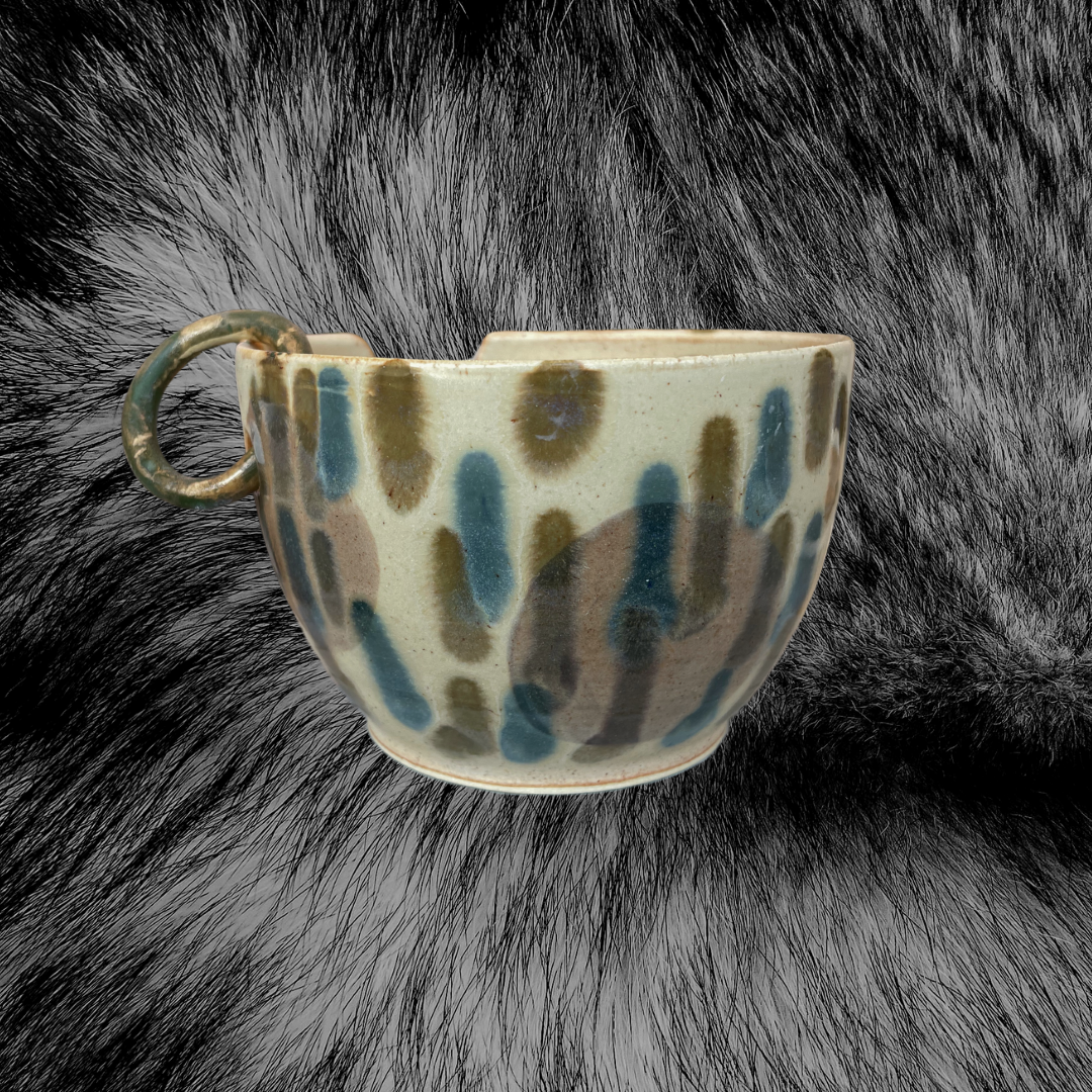 yarn bowl with pierced loop